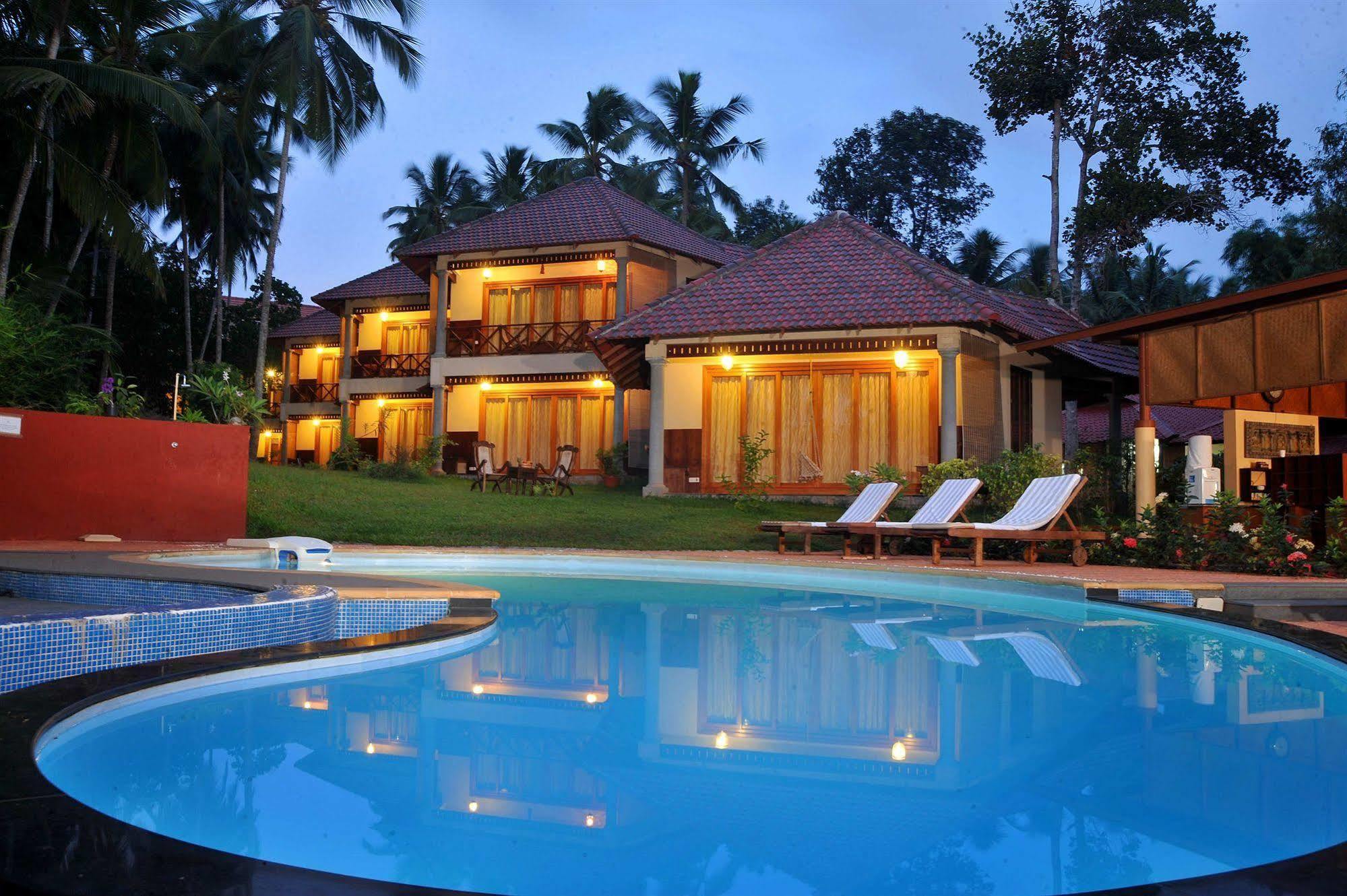 Ananda Lakshmi Ayurveda Retreat Hotel Chowara Ngoại thất bức ảnh