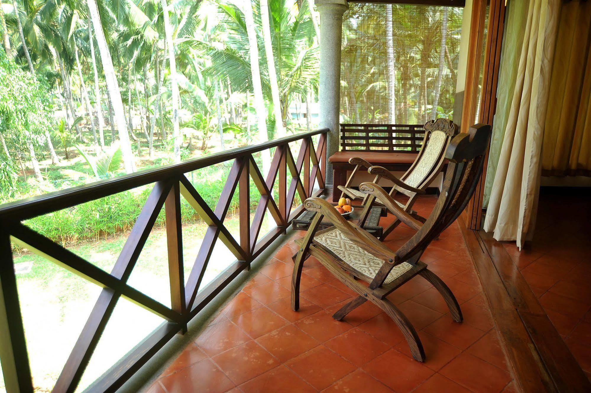 Ananda Lakshmi Ayurveda Retreat Hotel Chowara Ngoại thất bức ảnh